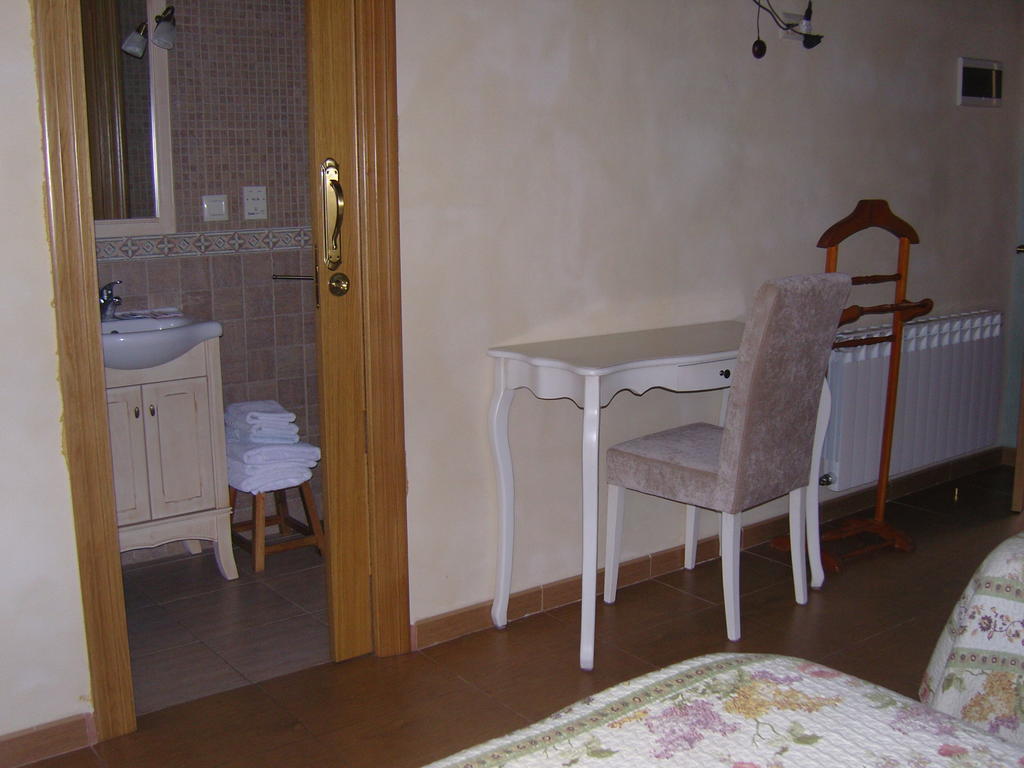 Casa Paulino Hotel Corrales De Buelna Room photo
