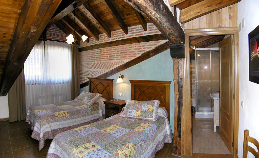 Casa Paulino Hotel Corrales De Buelna Room photo